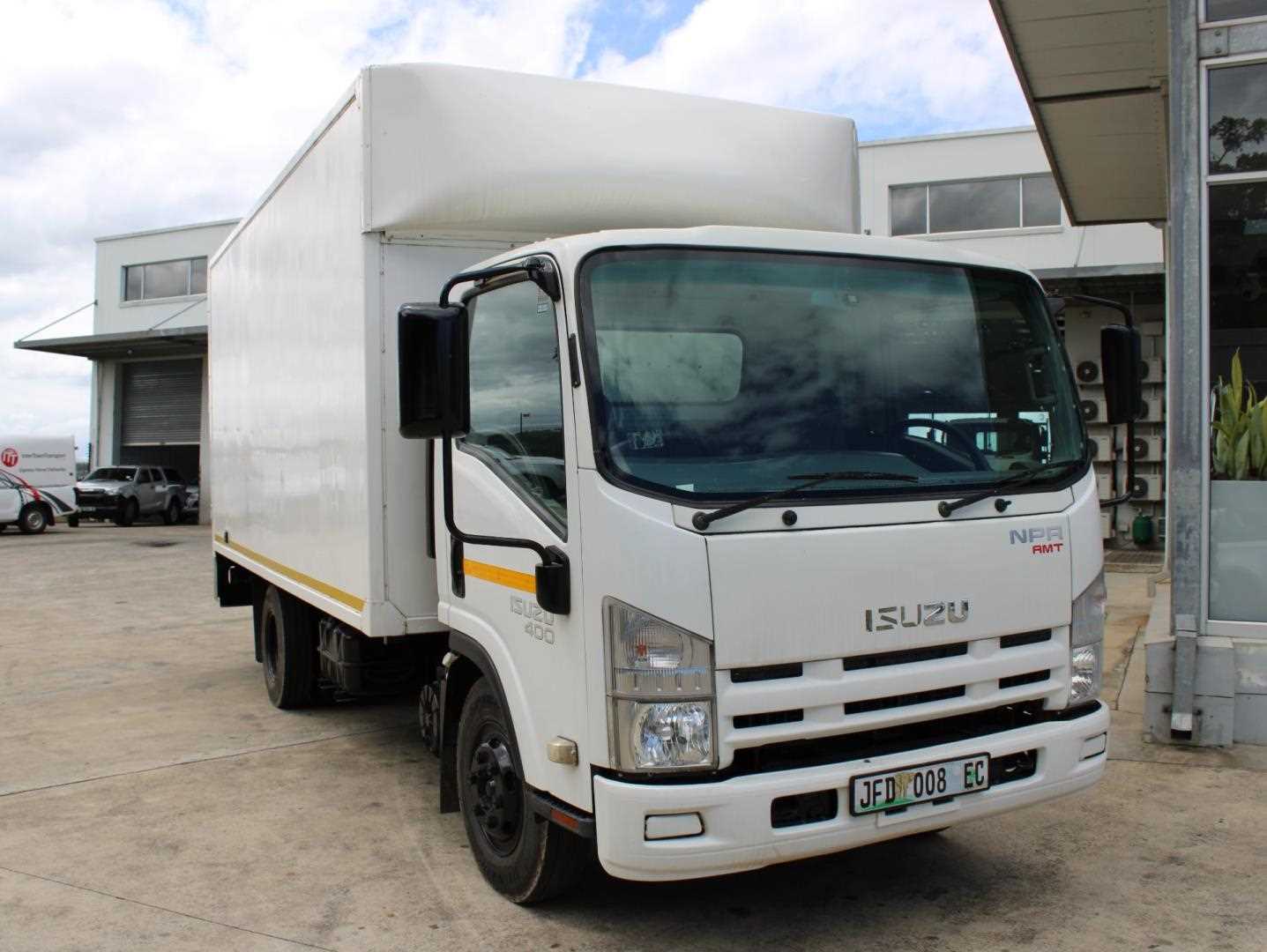 Isuzu NPR 400 - Auto / Manual Transmission