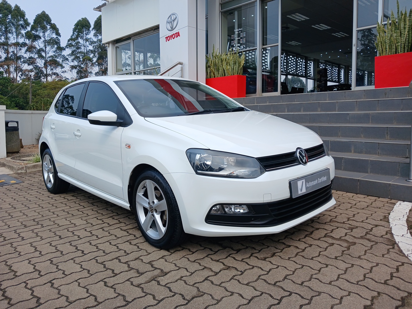 Volkswagen (VW) Polo Vivo 1.6 Hatch Highline 5 Door